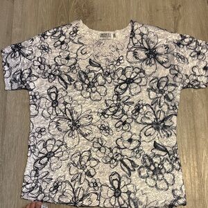Offi Black and White Floral Short Sleeve Tee